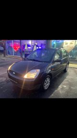 Ford zu verkaufen, ist in gutem Zustand - Ford Fiesta aus 2005 mit Diesel-Antrieb