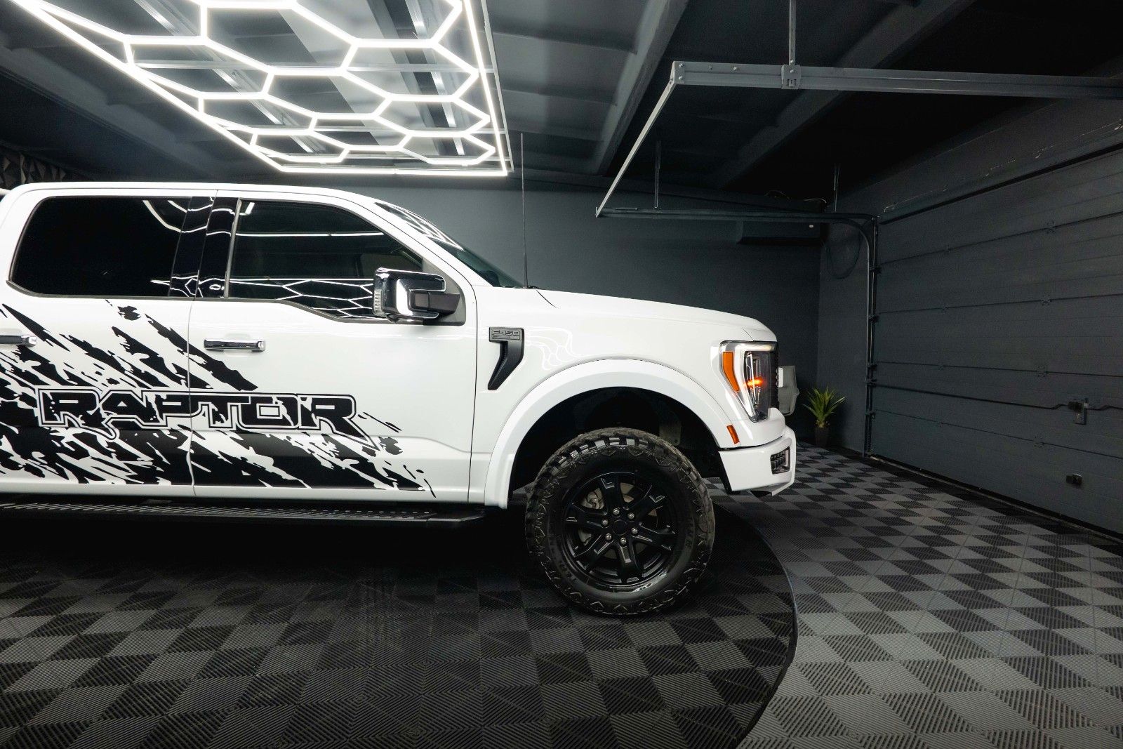 Fahrzeugabbildung Ford F150 5.0 V8 4x4 LARIAT RAPTOR SupCrew *360*B&O*