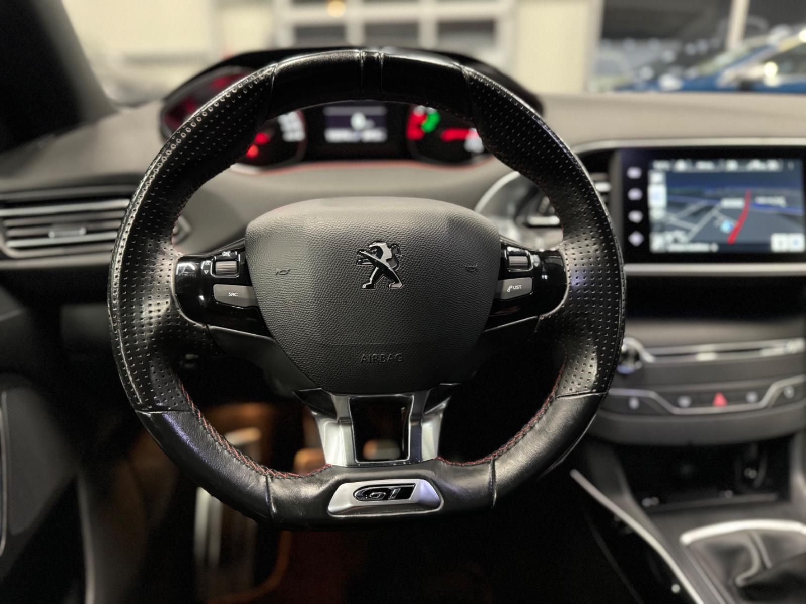 Peugeot 308 SW GT Navi SHZ Massage Pano LED AHK