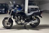 Honda CB 750 Seven Fifty RC42