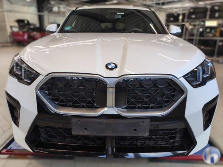 Image of BMW X2