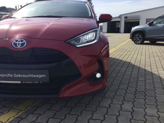Yaris 1.5 Hybrid Style PDC SHZ KAMERA ACC LED