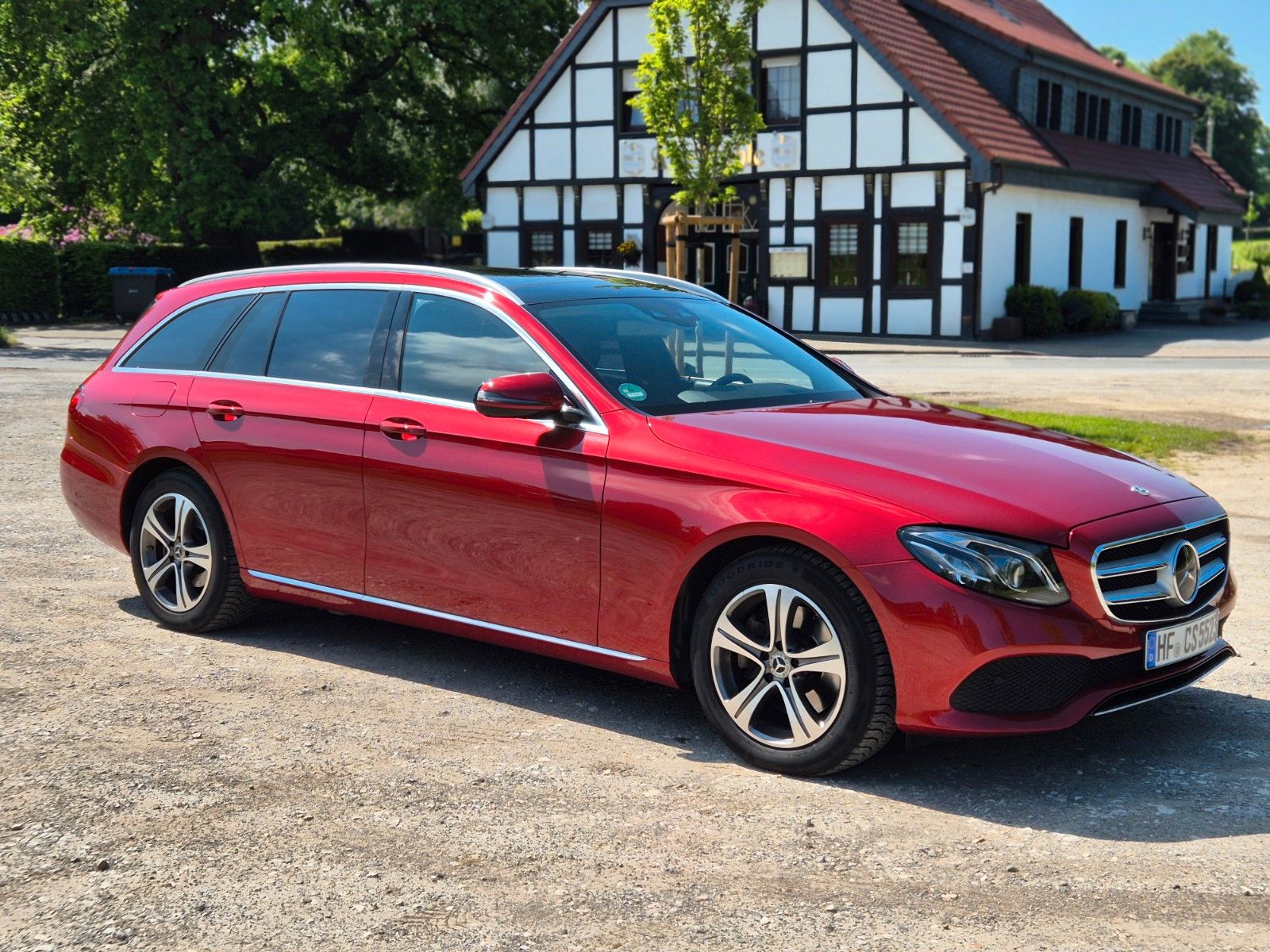 MERCEDES-BENZ E 220 d T Autom. -