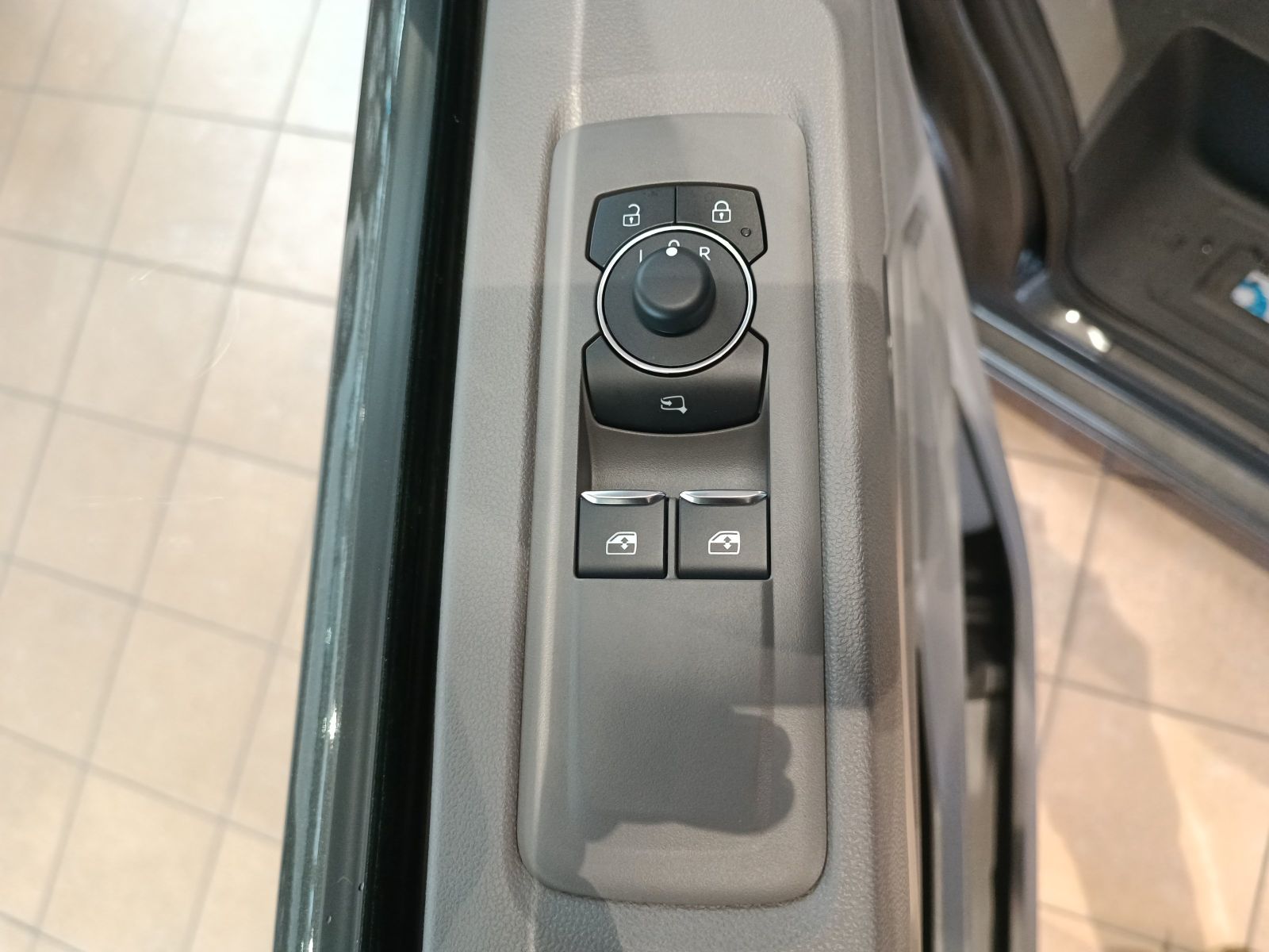 Volkswagen T7 Caravelle - Bild 15
