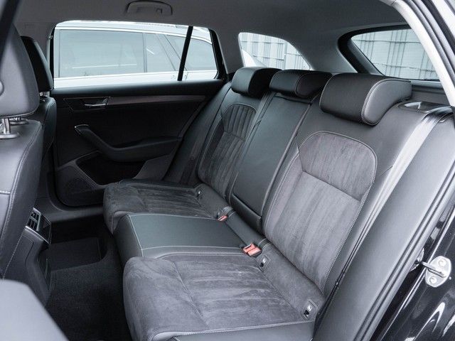 Superb Combi 2.0 TDI Style DSG MATRIX+RFK+ACC