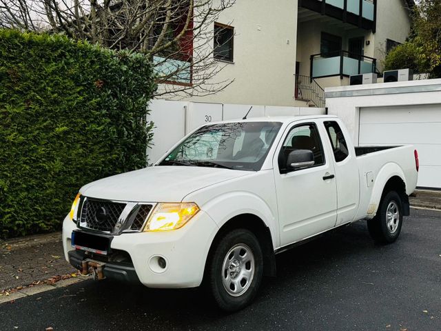 Nissan navara 2,5 4X4