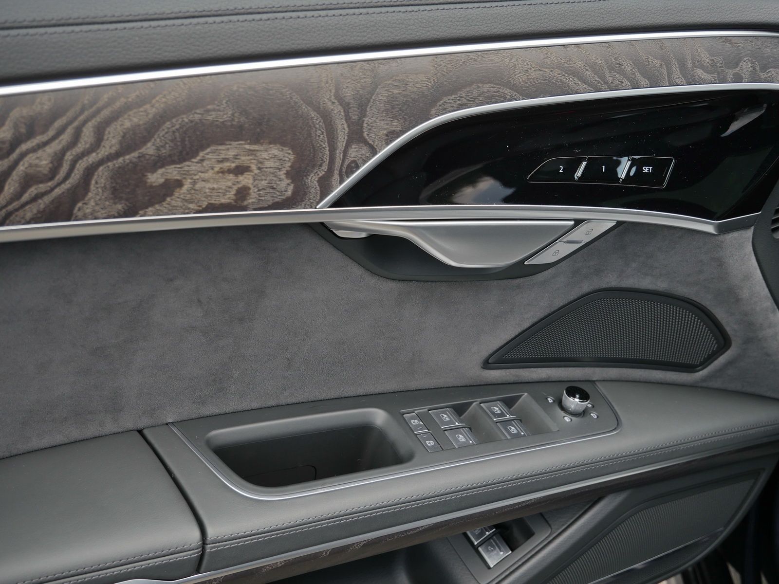 Audi A8 - Bild 23