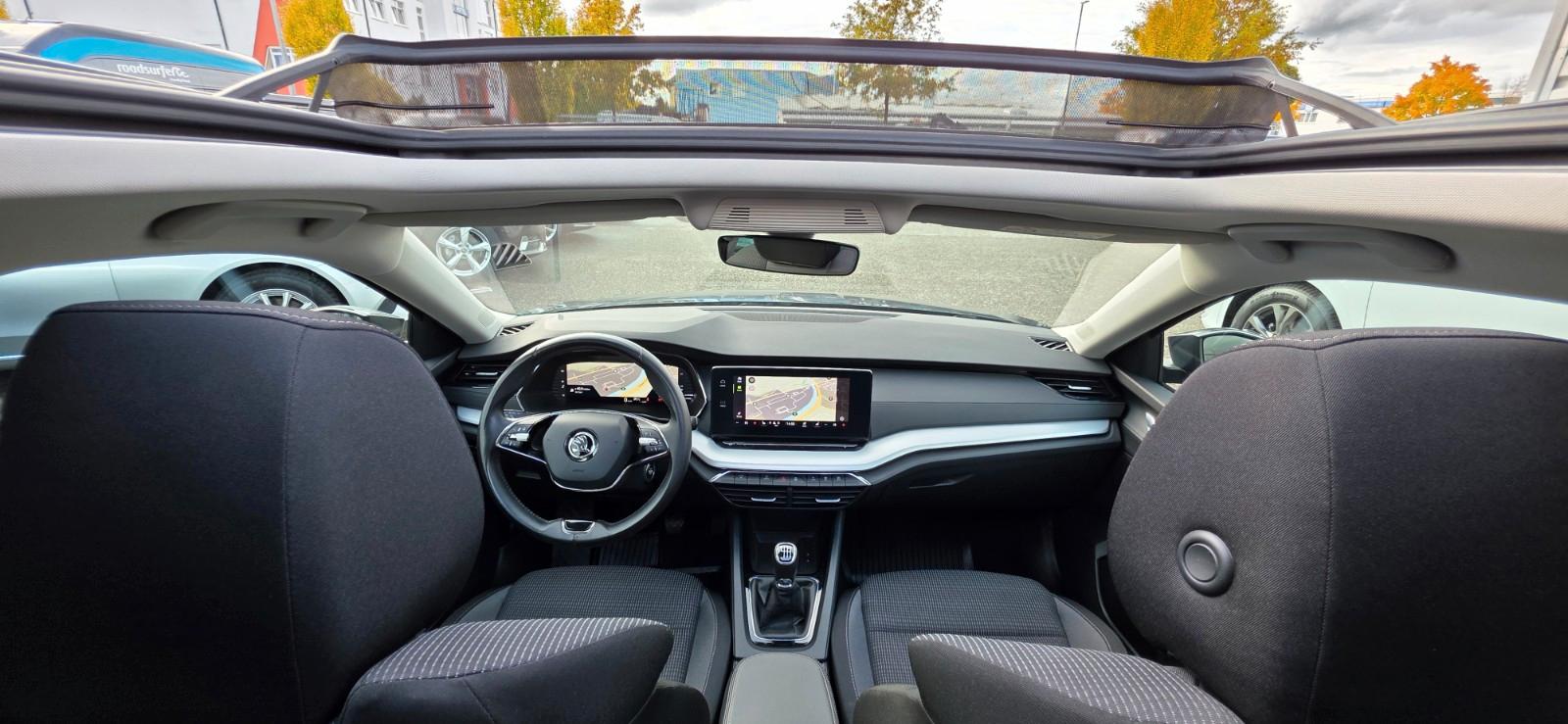 Skoda Ambition/Cockpit/Navi/LED/Panorama/Keyless/1H