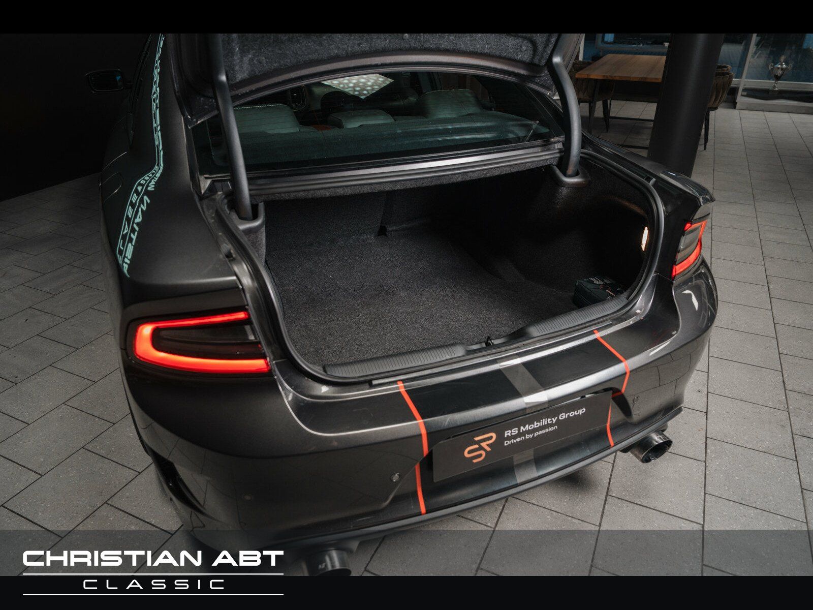 Fahrzeugabbildung Dodge Charger SRT Hellcat