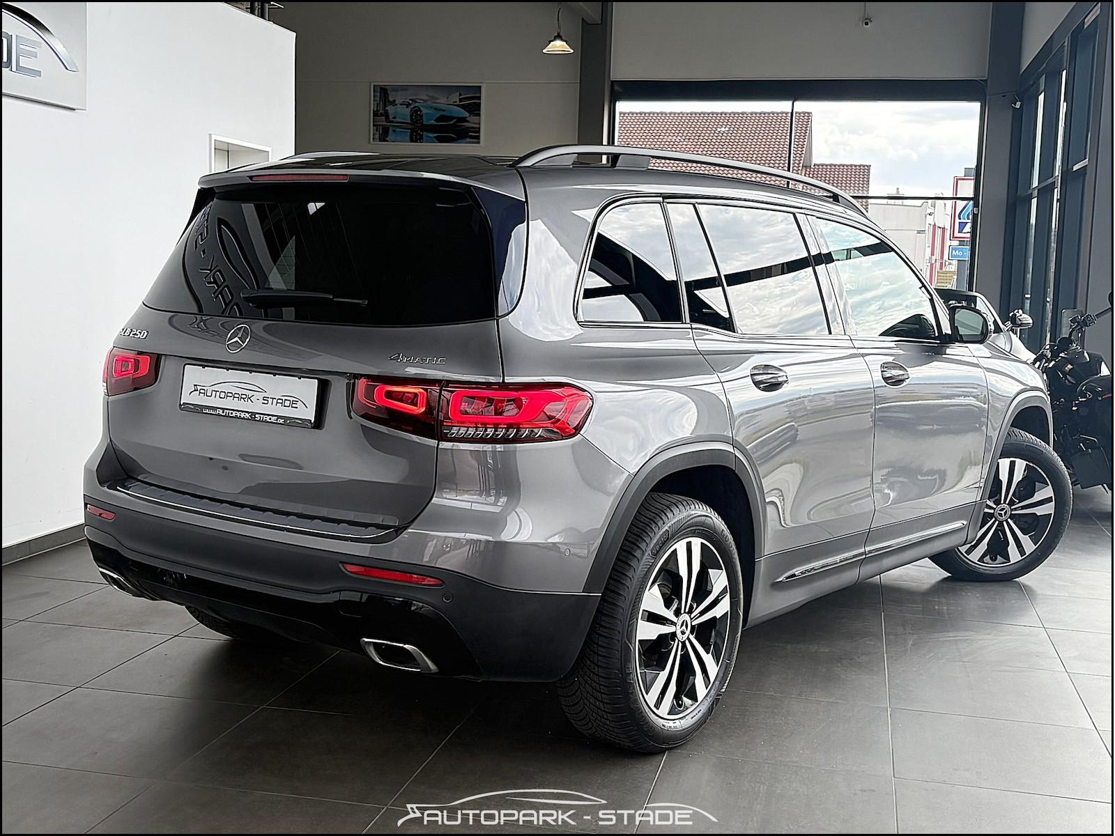 Mercedes-Benz GLB 250 4Matic Widescreen LED Burmester Assist