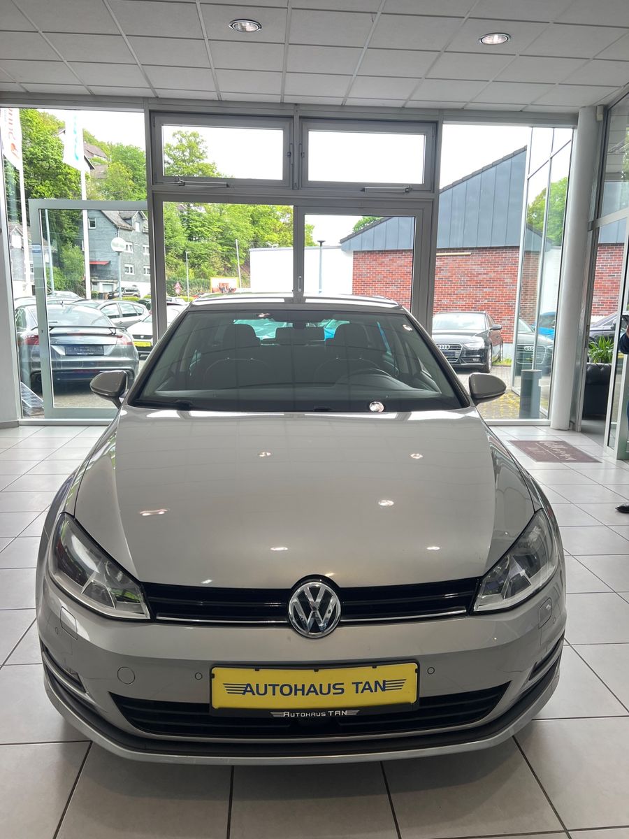 Fahrzeugabbildung Volkswagen Golf VII Lim. Cup 1.6 TDI DSG