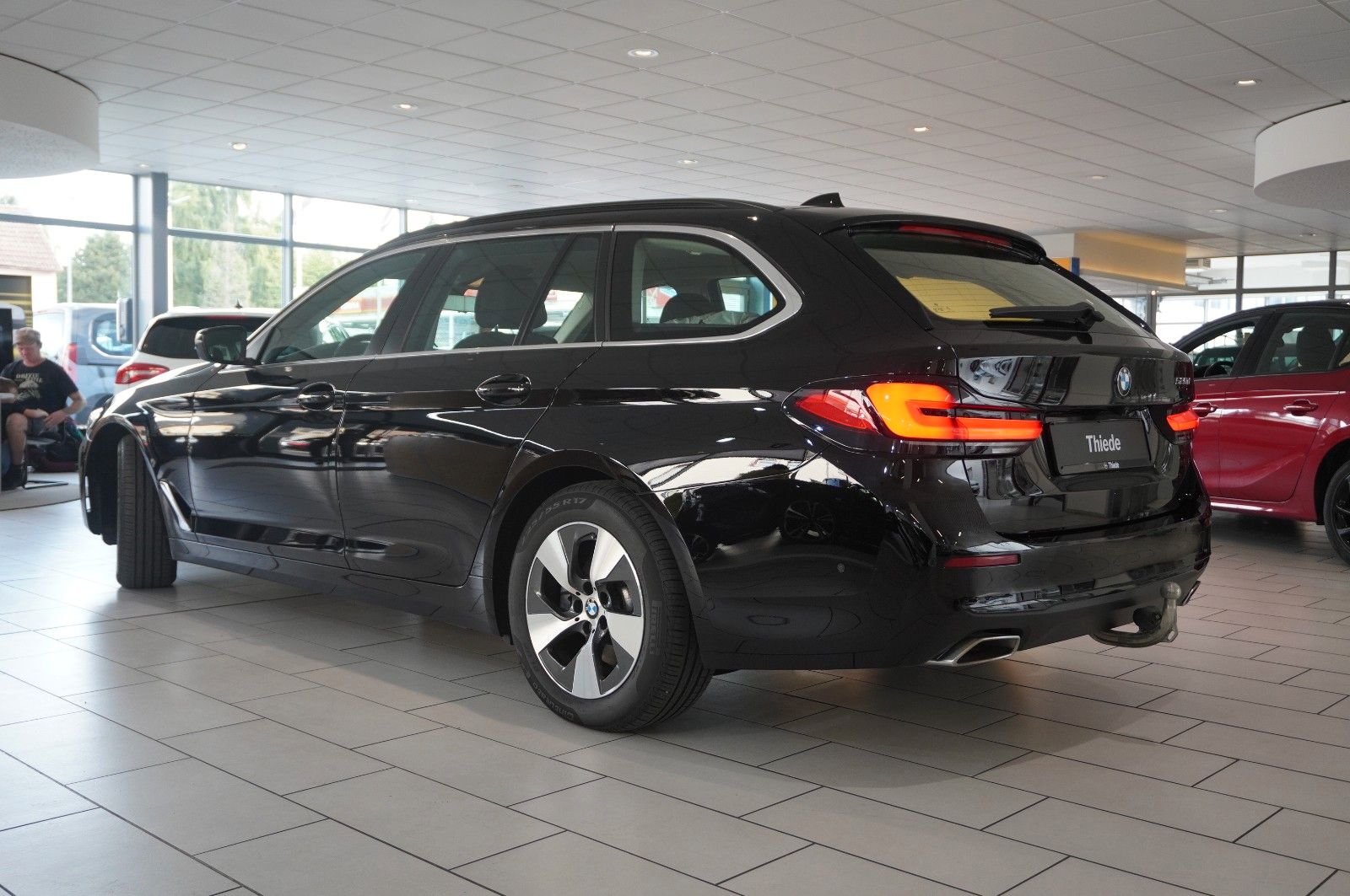 Fahrzeugabbildung BMW 520D TOURING BUSINESS NAVI/LED/VIRTU./SH/HUD/AHK