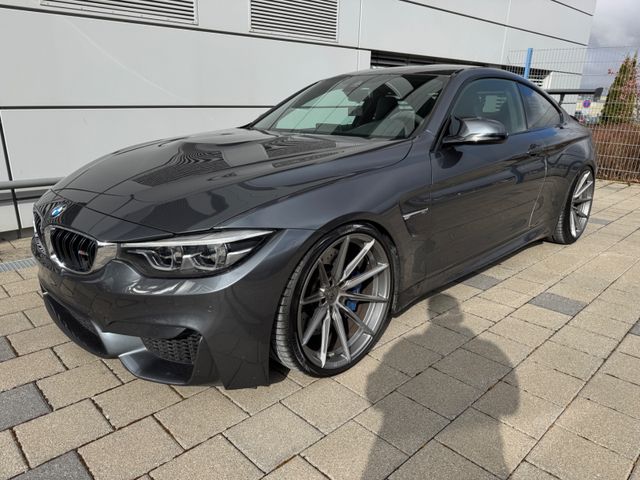 BMW M4 Coupe Basis DE Fzg.