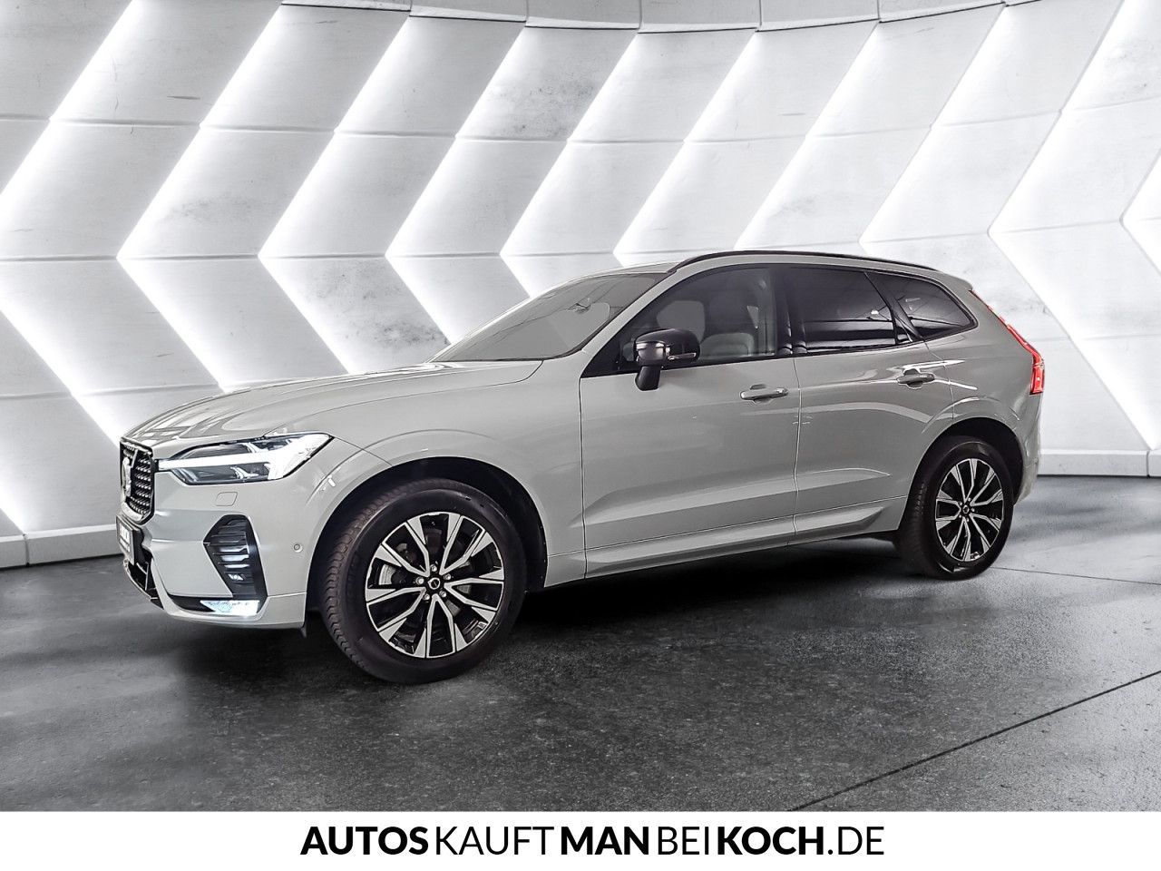 Volvo XC60 B4D Plus Dark ACC BLIS V-LED 360 4xSHz H&K! imagem 3