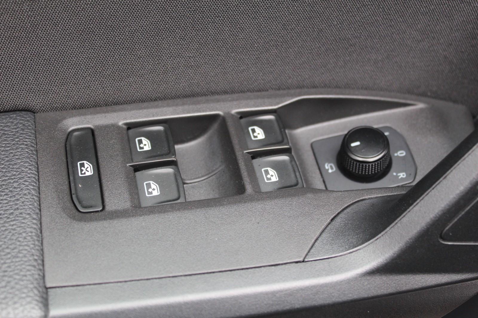 Seat Arona FR/Sportpaket/AHK/SHZ/PDC Kamera Garantie