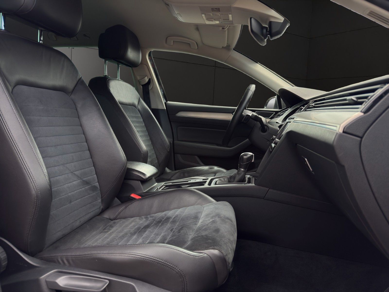 Fahrzeugabbildung Volkswagen Passat Variant 4Motion *ACC*Alcantara*AHK*LED