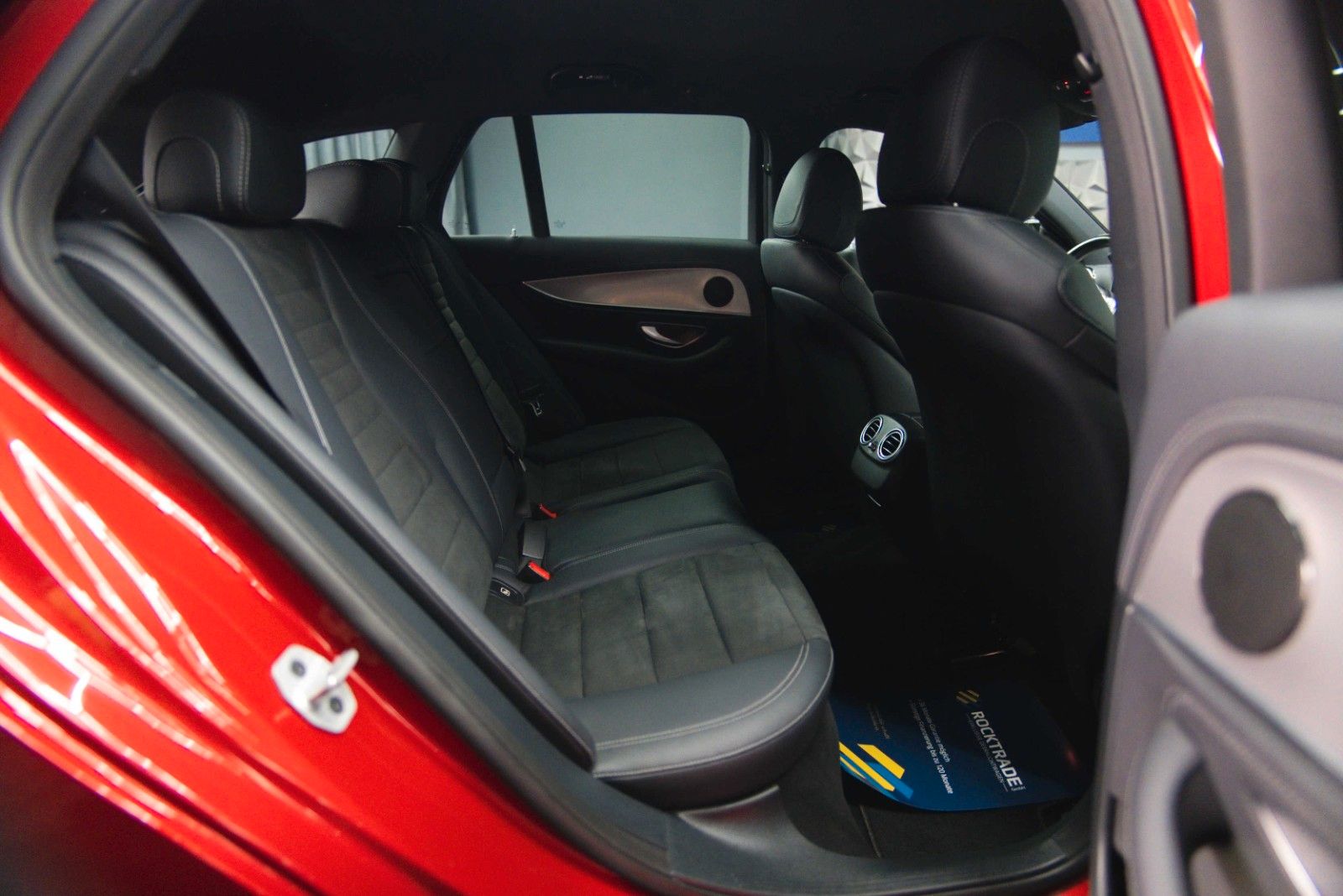 Fahrzeugabbildung Mercedes-Benz E 400d T 4Matic AMG Night-Paket ACC Widescreen