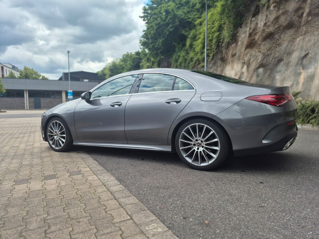 Mercedes-Benz CLA 200