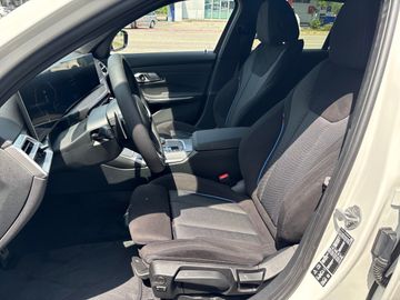 BMW 320d xDrive Touring M Sportpaket DAB LED Shz