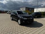 Volkswagen Tiguan Sport & Style 4Motion AUTOMATIK/ALLRAD - Volkswagen Tiguan aus 2012 mit Diesel-Antrieb