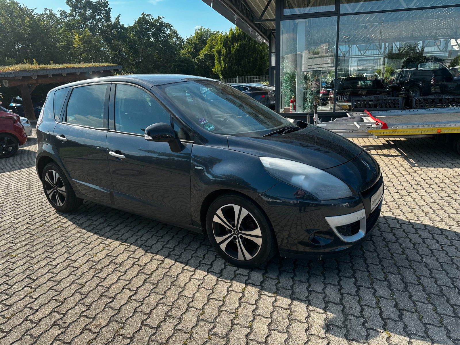 Fahrzeugabbildung Renault Scenic III BOSE / Teilleder / Klimaaut./ Navi.