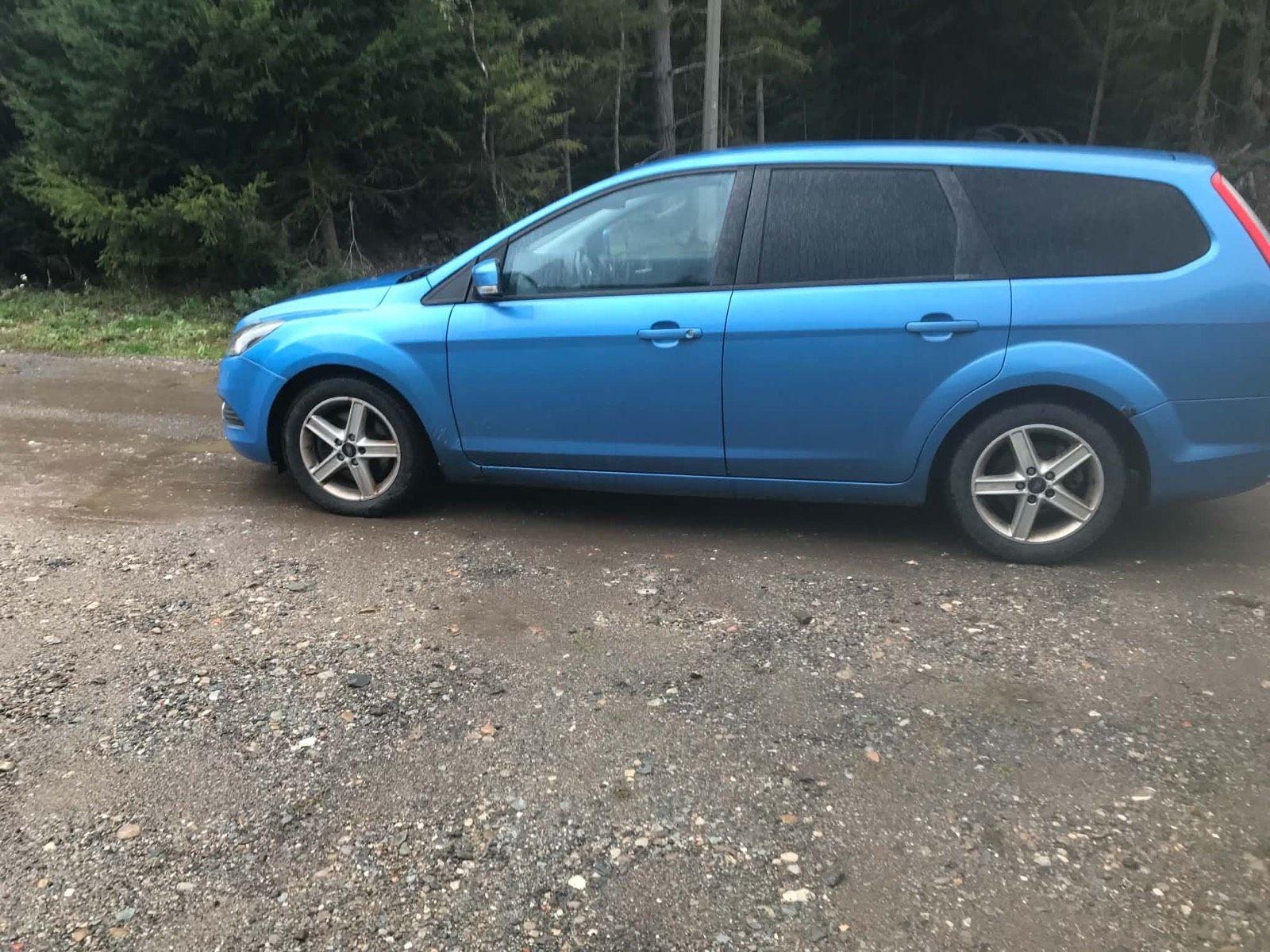 Ford Focus 2010 — вигляд ззаду