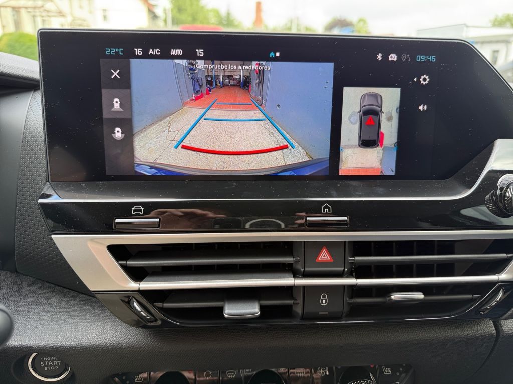Fahrzeugabbildung Citroën C4 Hybrid 145 COLLECTION + Winter Paket