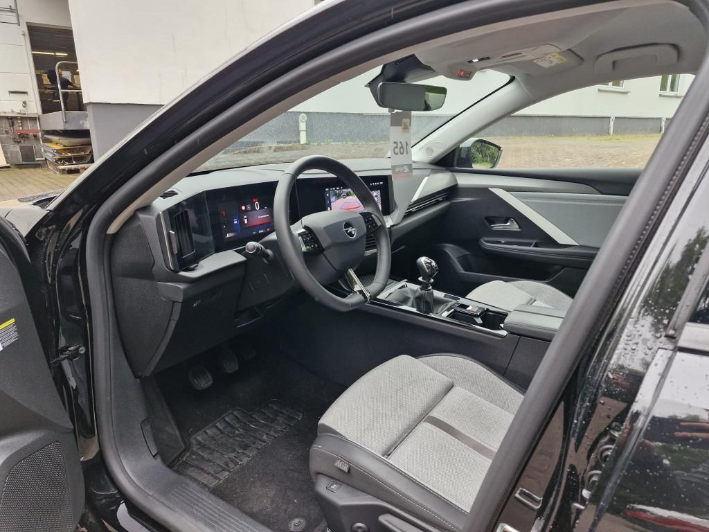 Autohaus Zimpel - Opel Astra 5-T 1.2T AHK+Navi+Beheizbare Frontscheibe - Bild 9 Autohaus Zimpel - Opel Astra 5-T 1.2T AHK+Navi+Beheizbare Frontscheibe - Bild 9