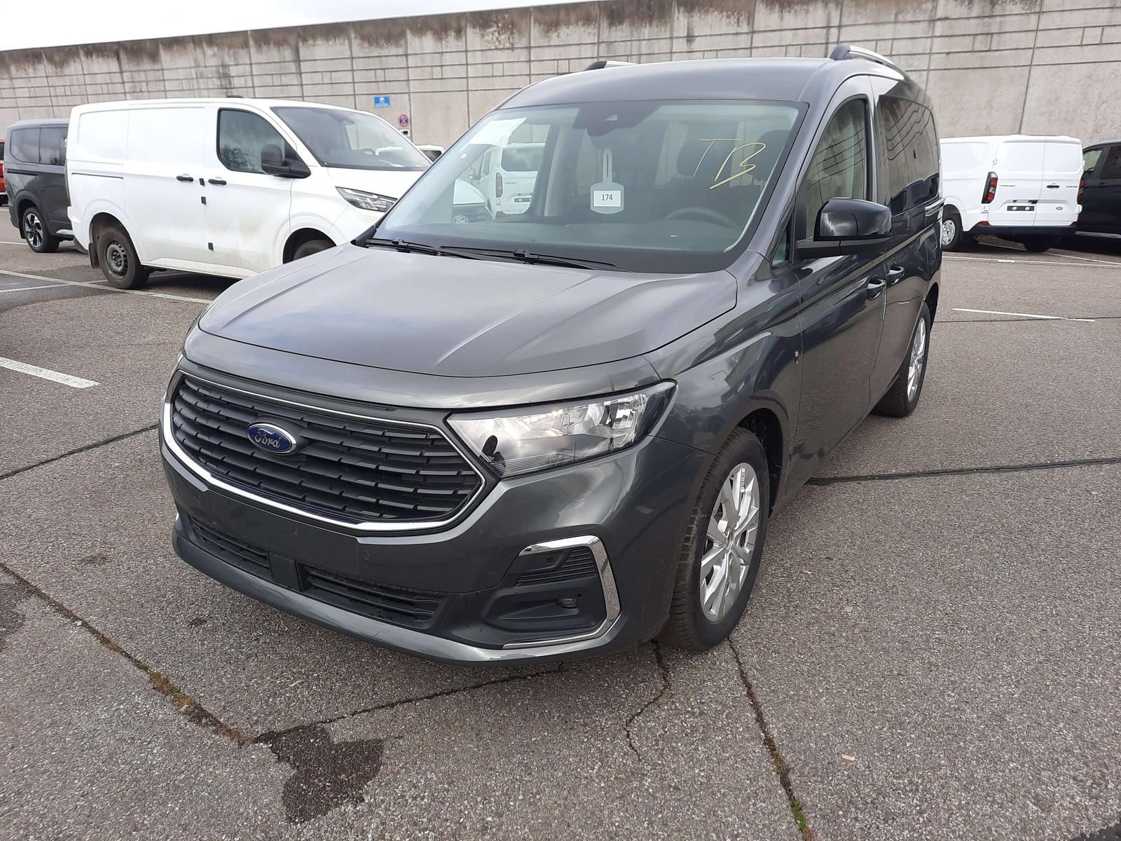 Ford Tourneo Connect L1 Titanium Isofix PDC