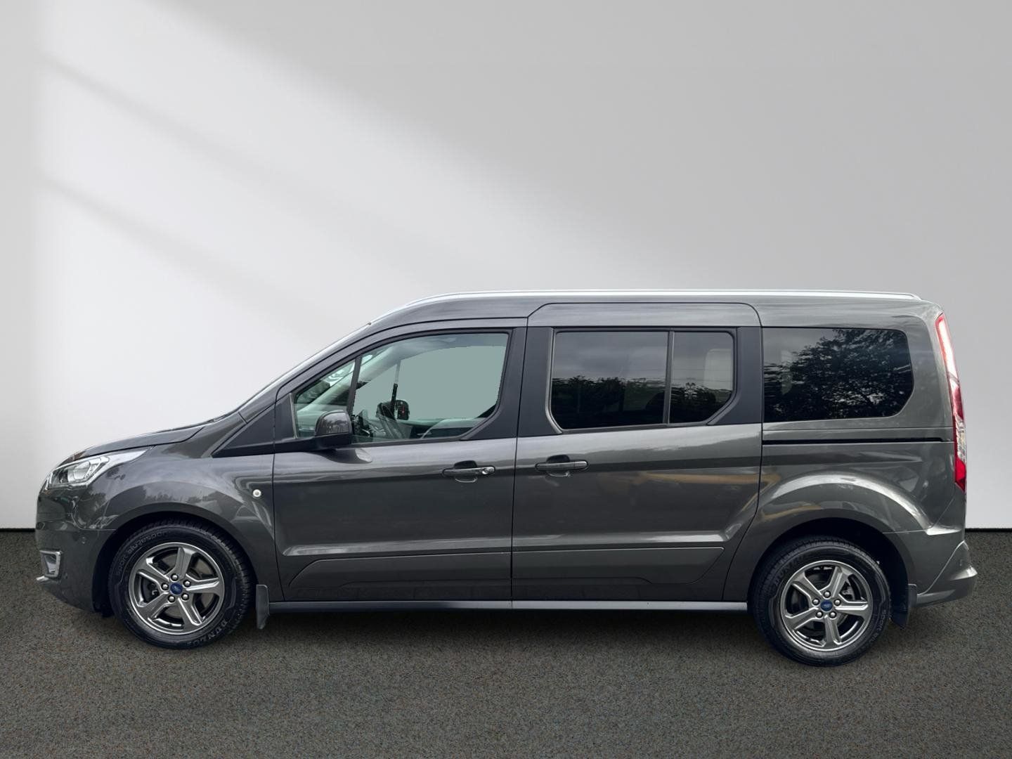 Ford Grand Tourneo Connect Titanium Automatik imagem 3