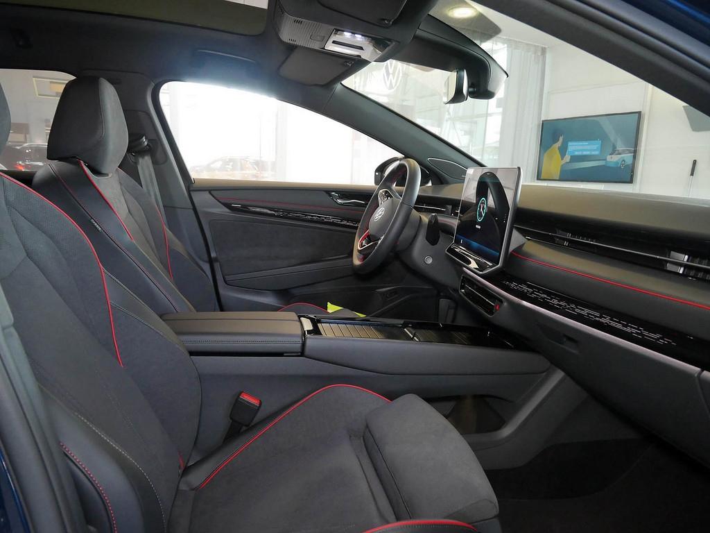 Volkswagen ID.7 Tourer GTX 4Motion AHK PANO NAV MATRIX 4xKA
