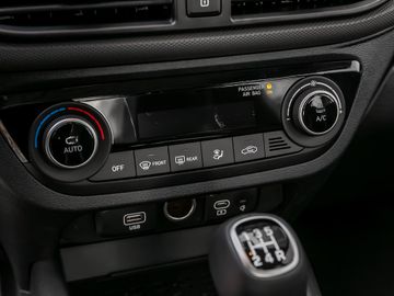 Hyundai i10 1.0 Trend Kamera Navi Spurhalteassistent