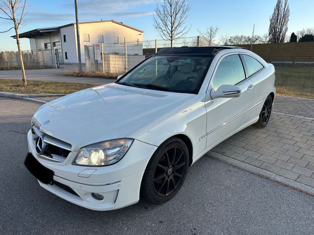 Mercedes-Benz CLC 180 Kompressor Automatik Navi Panorama TÜV