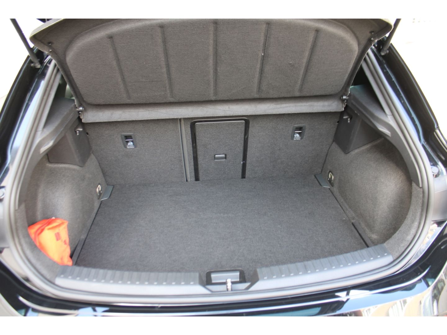 Fahrzeugabbildung CUPRA Leon 2.0 TSI VZ DSG ACC LED Navi PDC RFK SHZg DA
