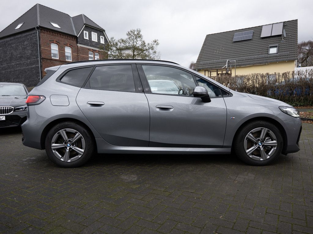 BMW 223 Active Tourer - Bild 6