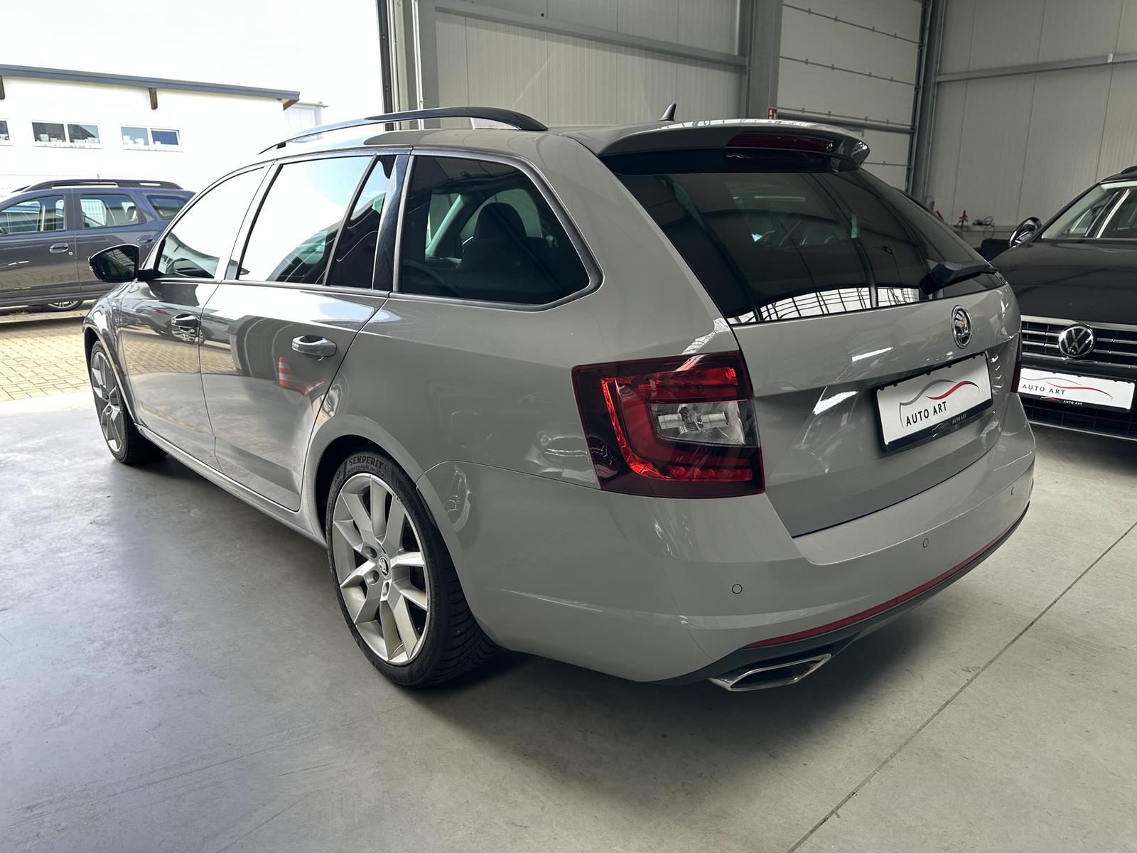 Skoda Octavia RS Navi LED ACC PDC SHZ AHK