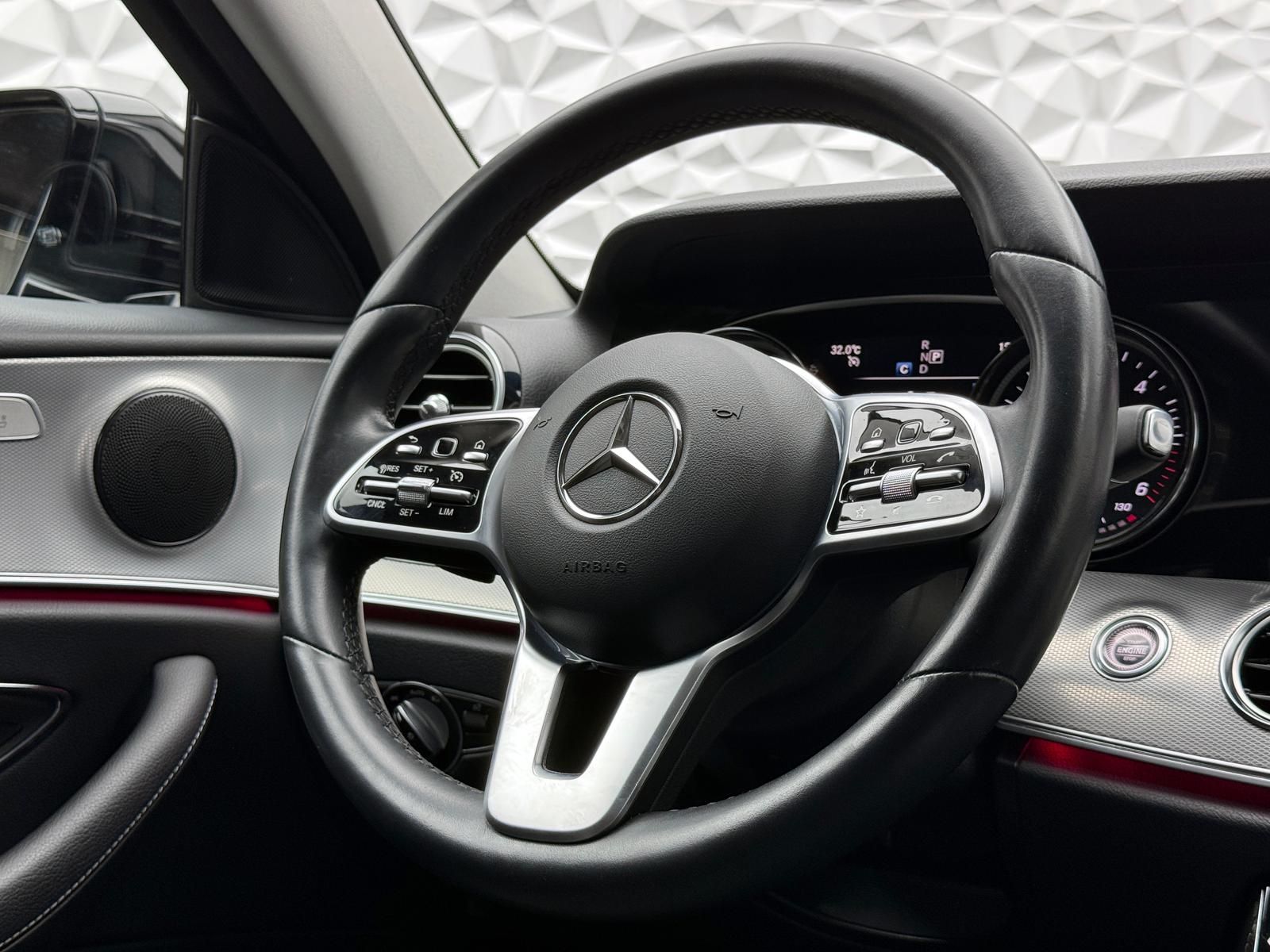 Fahrzeugabbildung Mercedes-Benz d T AVANTGARDE/TWA/RCAM/PDC/LED/CARPLAY/AMBIENTE
