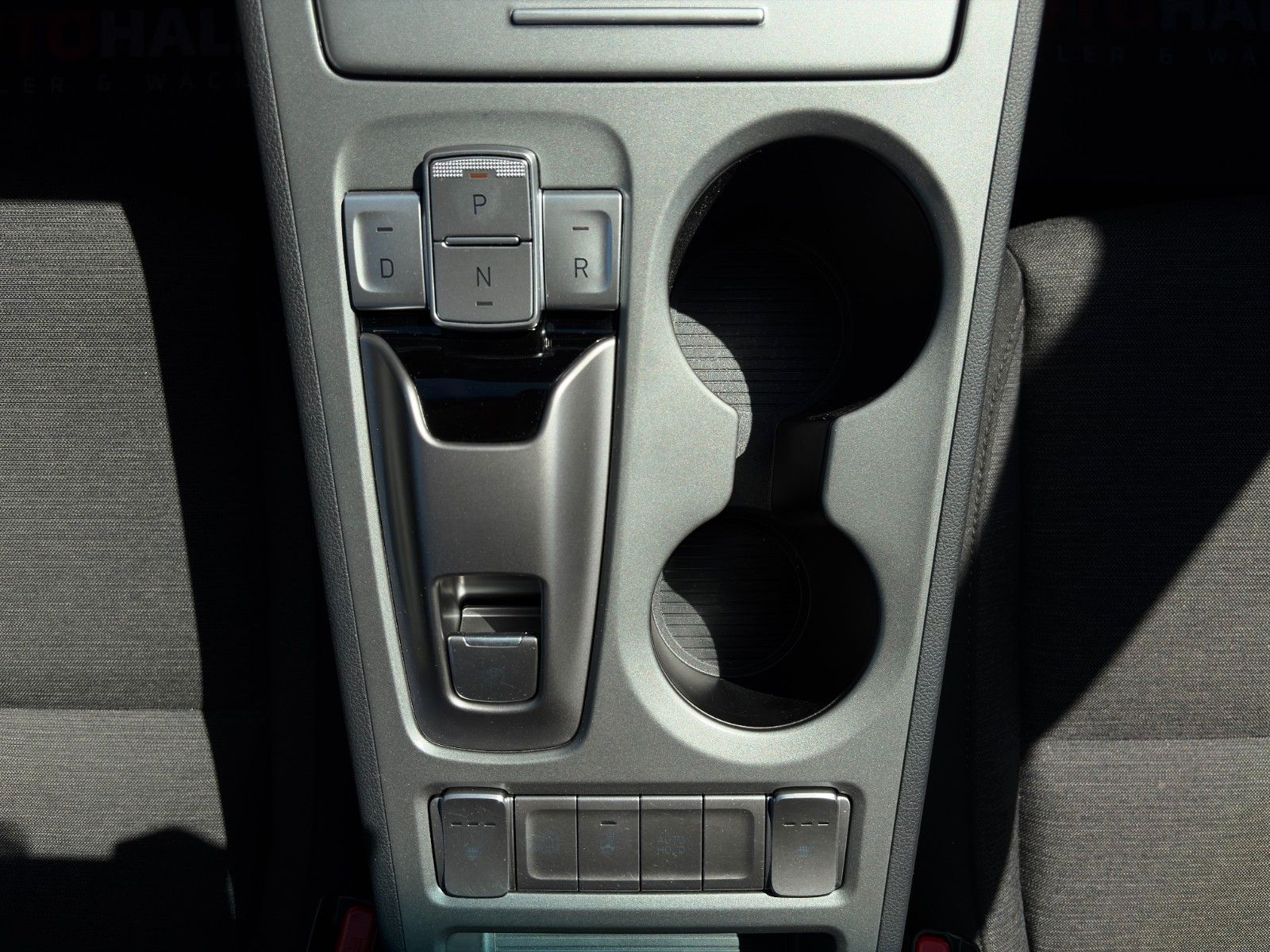 Fahrzeugabbildung Hyundai KONA E Select SHZ LHZ ACC PDC LKA Navi CarPlay