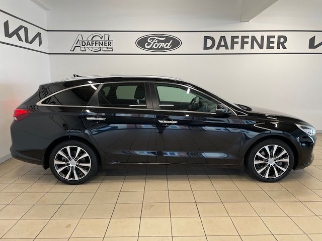Fahrzeugabbildung Hyundai i30 cw Premium LED totWinkelASS DAB Tempomat