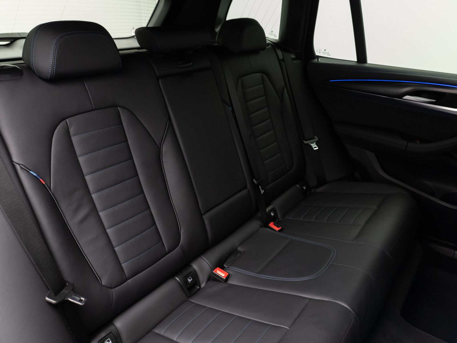 Fahrzeugabbildung BMW X3 xD30d M Sport Kamera Laser DAB HiFi AHK 20"