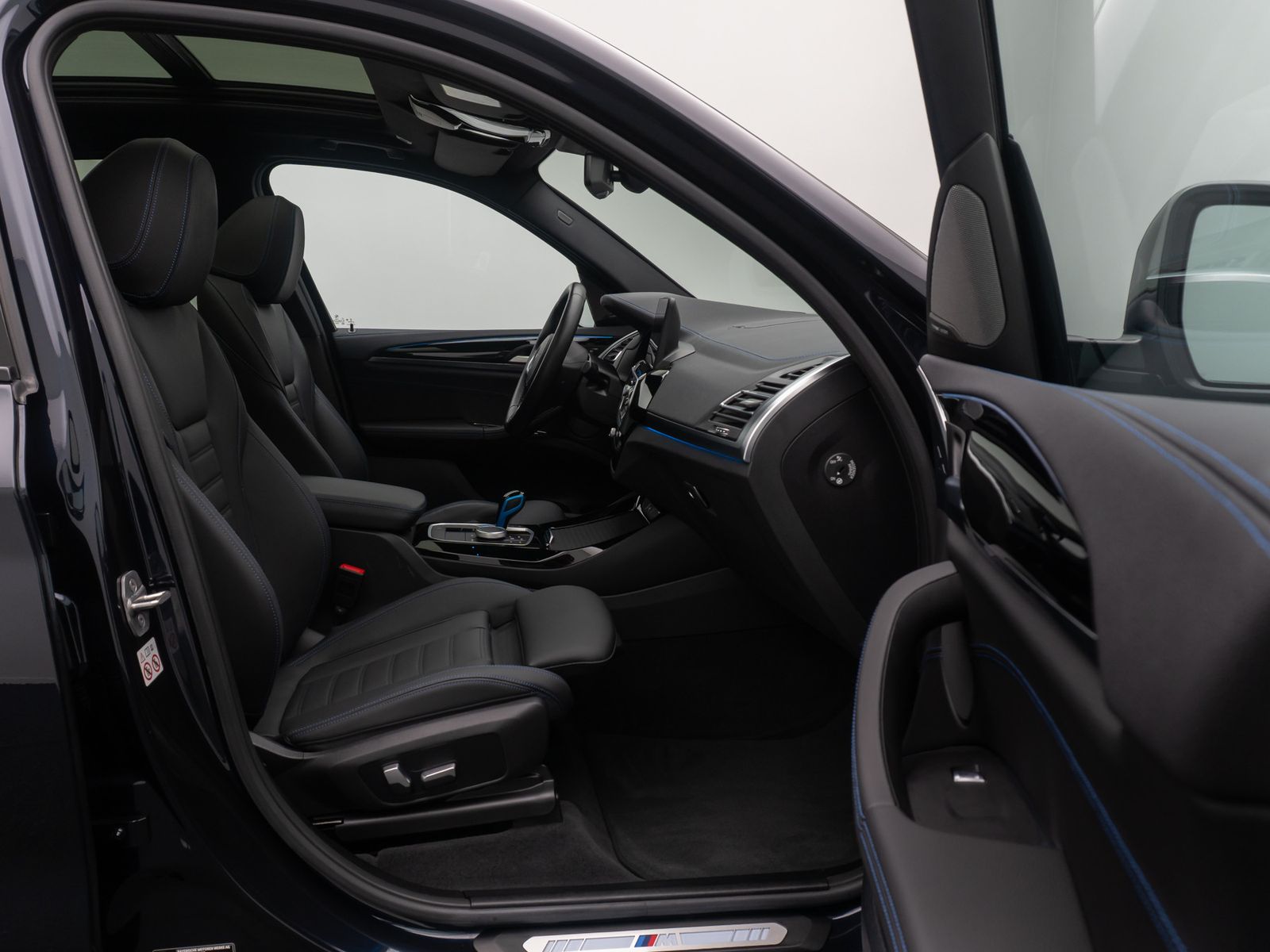 Fahrzeugabbildung BMW iX3 Impressive 360° HUD Alarm Sportsitz H/K ACC