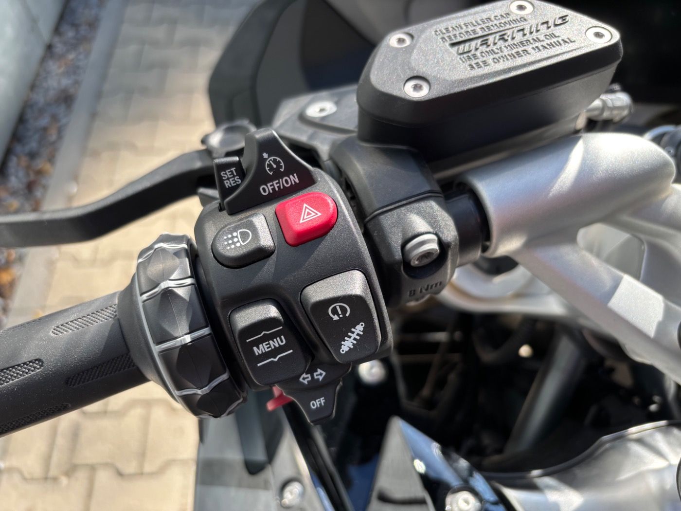 Fahrzeugabbildung BMW R 1250 RS Style Triple Black 3 Pakete Notruf