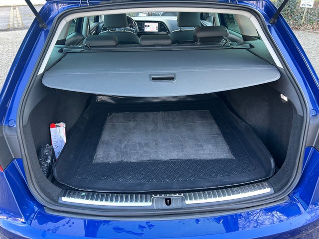 Fahrzeugabbildung Seat Leon ST FR+Leder+Navi+Panoramadach+CarPlay+BT