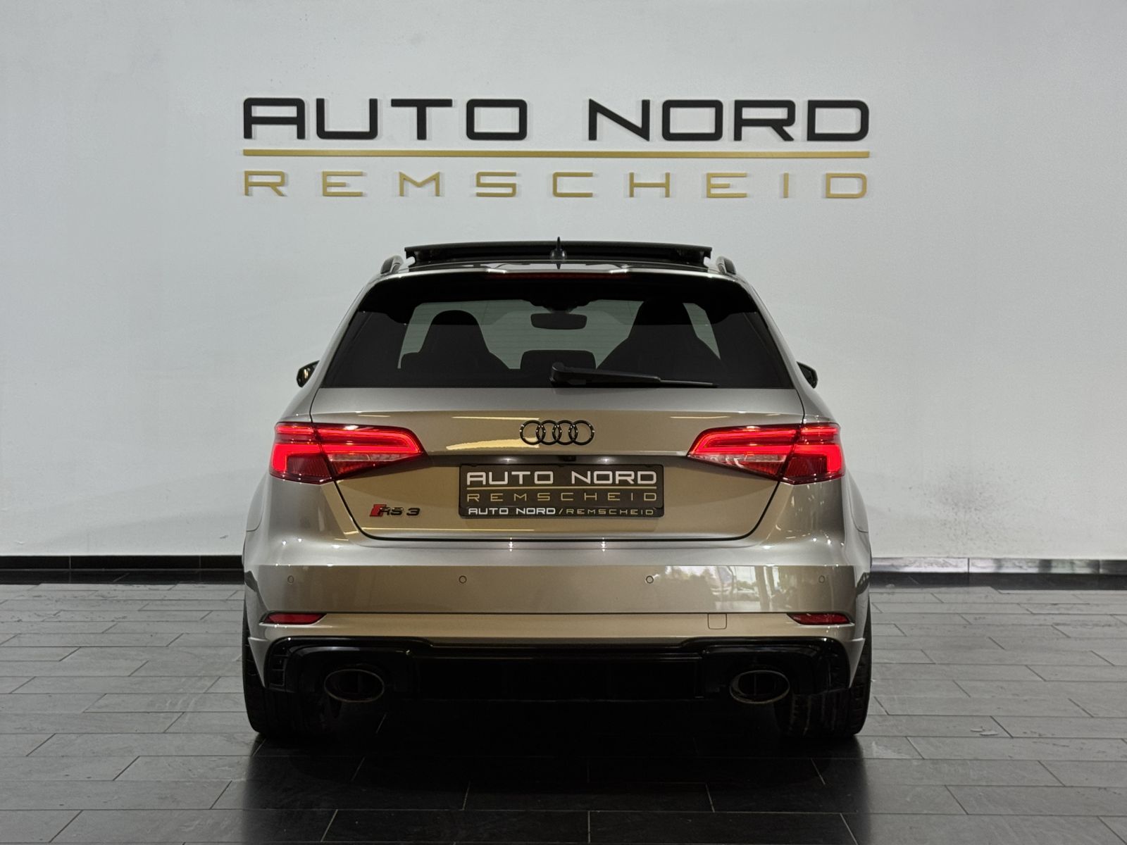 Audi RS3 foto 9
