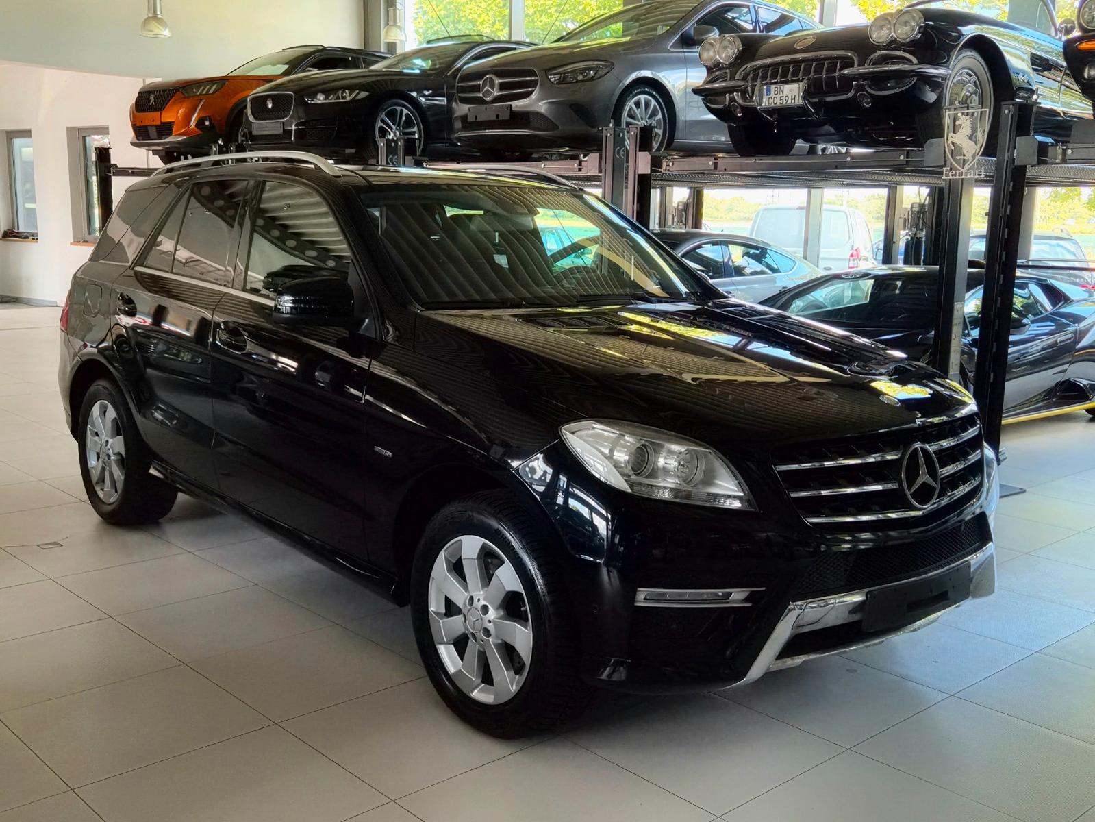 Mercedes-Benz ML 3504MATIC"AMG-LINE"1-HAND"PANO/CAM