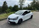 Renault Clio RS 1.6 TURBO 200 EDC RS - Renault Clio mit Benzin-Antrieb: Servolenkung, Kleinwagen, Automatik