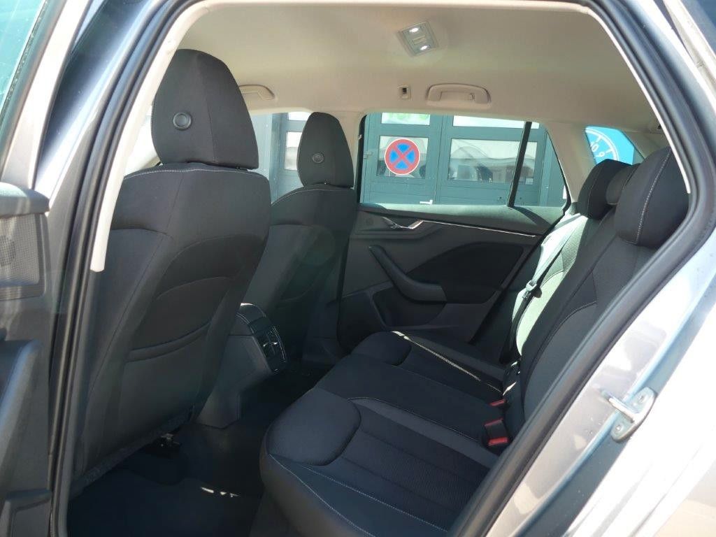 Fahrzeugabbildung SKODA Kamiq 1.0l TSI DSG TOUR *LED*NAVI*FSH*PDC*