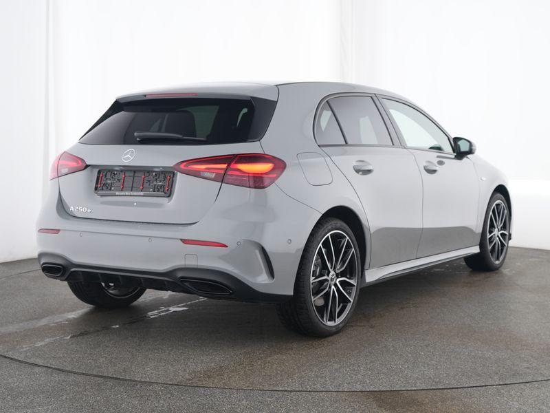 Mercedes-Benz A 250 e AMG/Special/Multibeam/Cam/Night/Ambi/19'