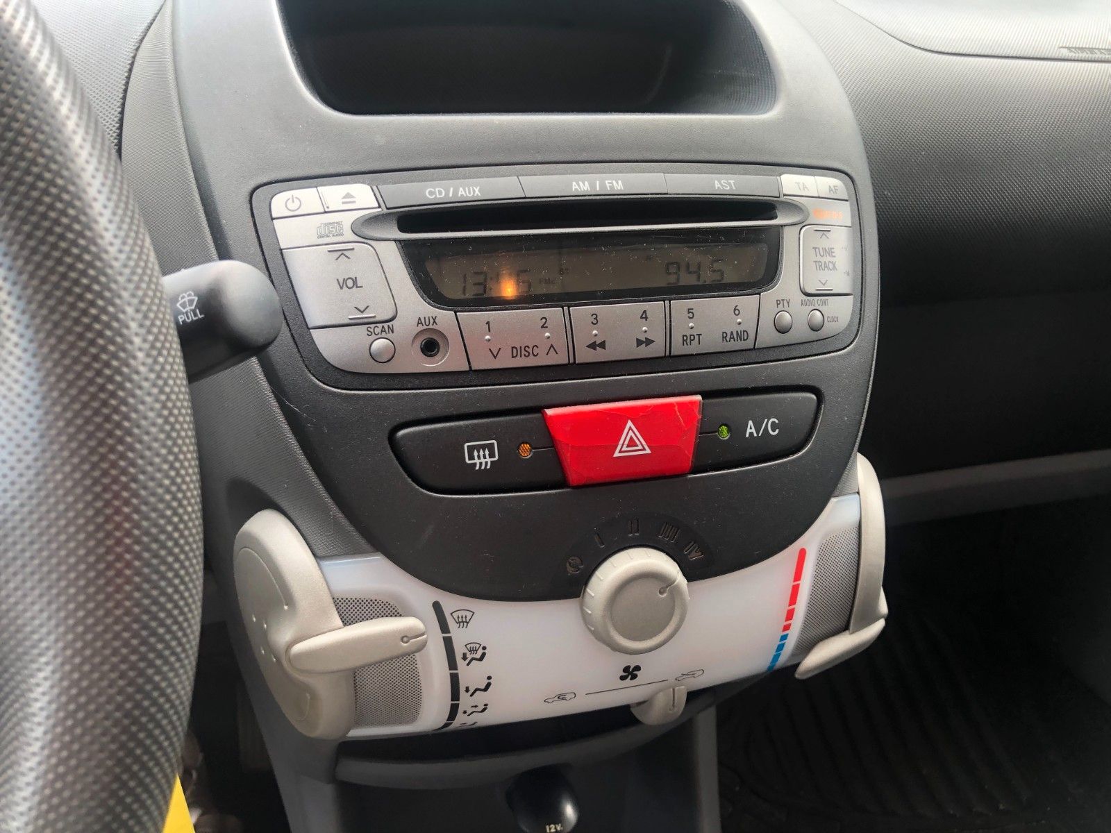 Fahrzeugabbildung Toyota Aygo AYGO Cool Unfall