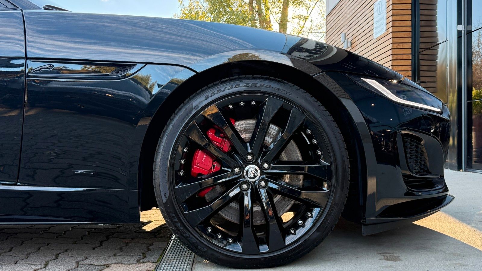 JAGUAR F-Type F-Type P450 AWD R-Dynamic Black Pixel-Led – Ansicht 5